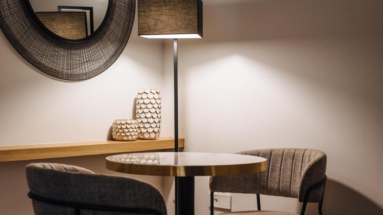 R26 Suites Sevilla ภายนอก รูปภาพ