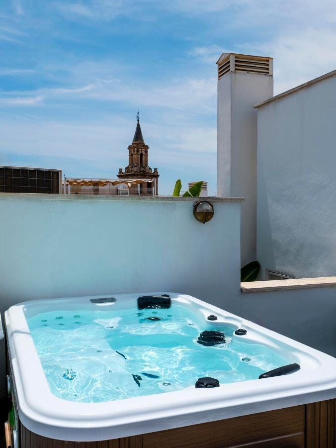 R26 Suites Sevilla ภายนอก รูปภาพ
